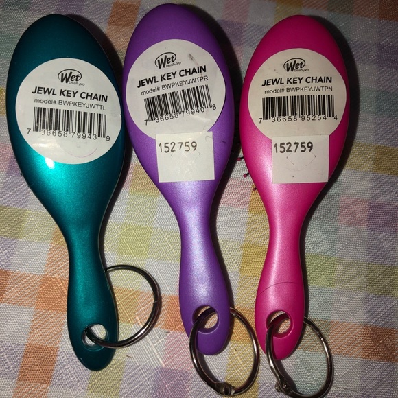 NWT The Wet Brush Limited Edition Key-Chain! 👑 - Picture 4 of 7